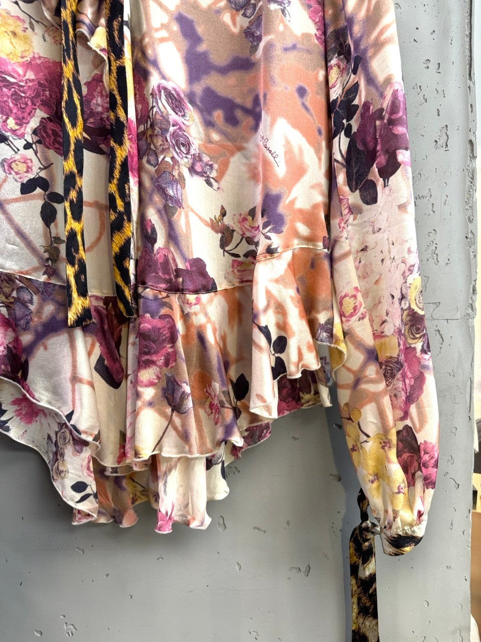 BERLIN VINTAGE CORNER floral print long sleeve blouse with ruffled neckline and leopard print accents, ivory, purple, pink, orange