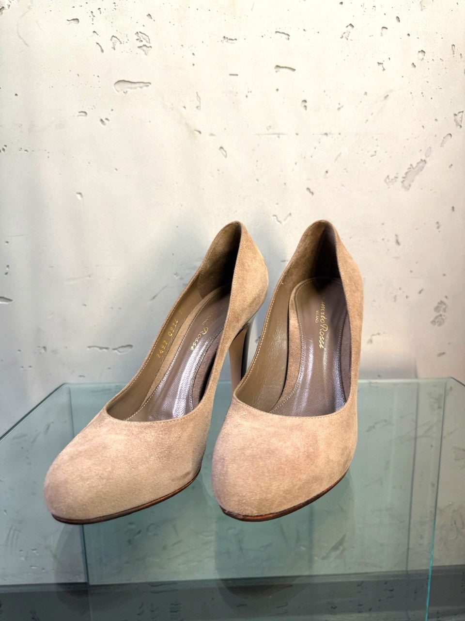 Gianvito Rossi Taupe Suede Pumps with Lacquered Heel