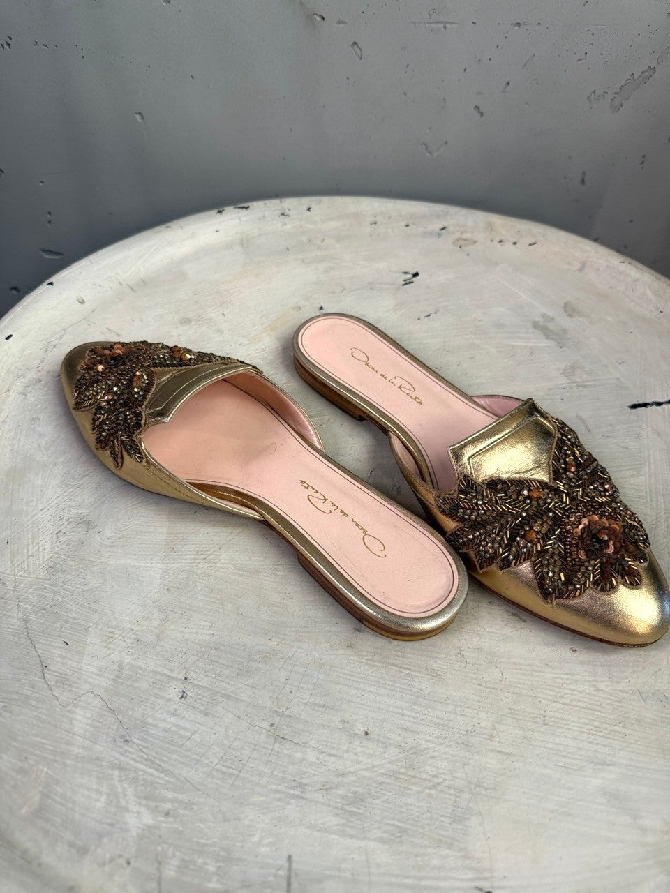 BERLIN VINTAGE CORNER Oscar de la Renta metallic gold leather flat mules with intricate floral bead and sequin vamp