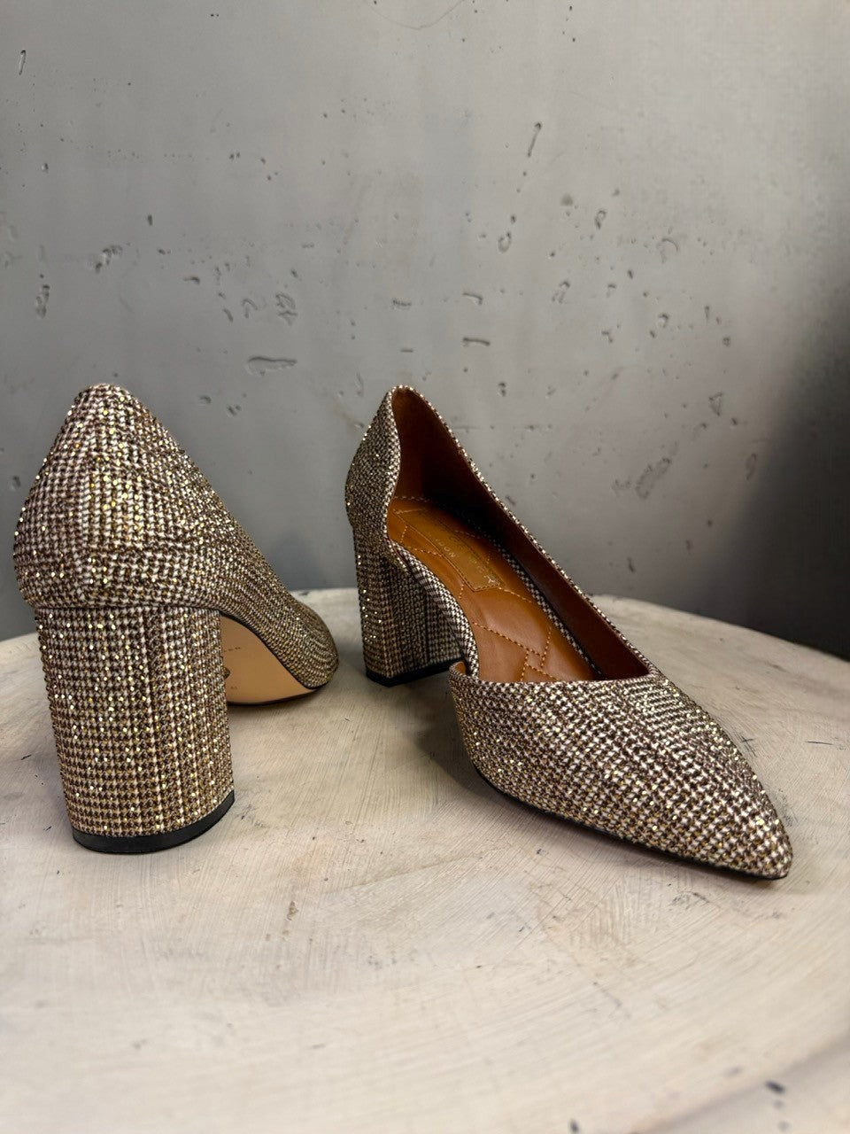 BERLIN VINTAGE CORNER embellished pointed toe block heels in gold glitter fabric.