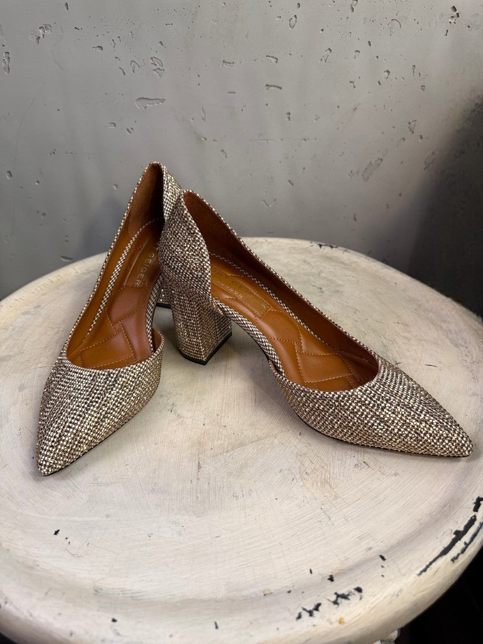 BERLIN VINTAGE CORNER embellished pointed toe block heels in gold and silver tweed fabric with a comfortable block heel.
