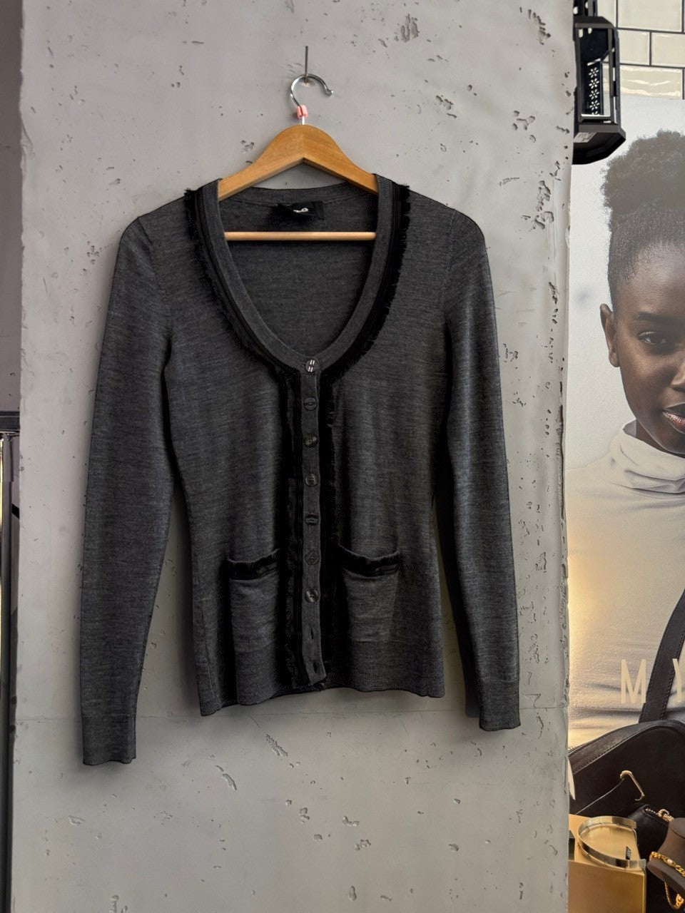 BERLIN VINTAGE CORNER grey fine-knit cardigan with embellished button front and two pockets.