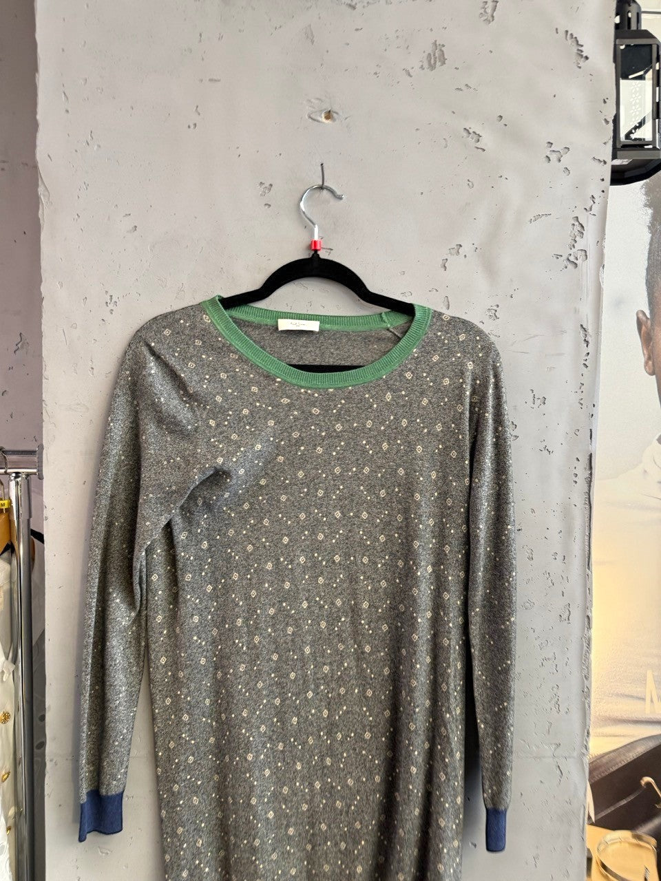 BERLIN VINTAGE CORNER grey long sleeve knit dress with all-over diamond pattern, crew neck with green trim, and blue cuffs.
