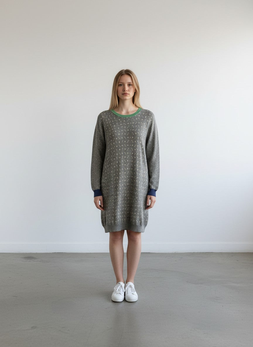 BERLIN VINTAGE CORNER grey knit dress with all-over diamond pattern, crew neck with green trim, and blue cuffs.