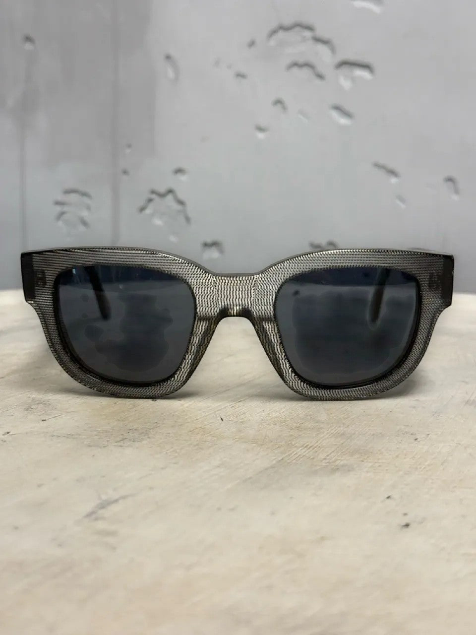 BERLIN VINTAGE CORNER grey textured frame sunglasses with dark lenses, unisex style.