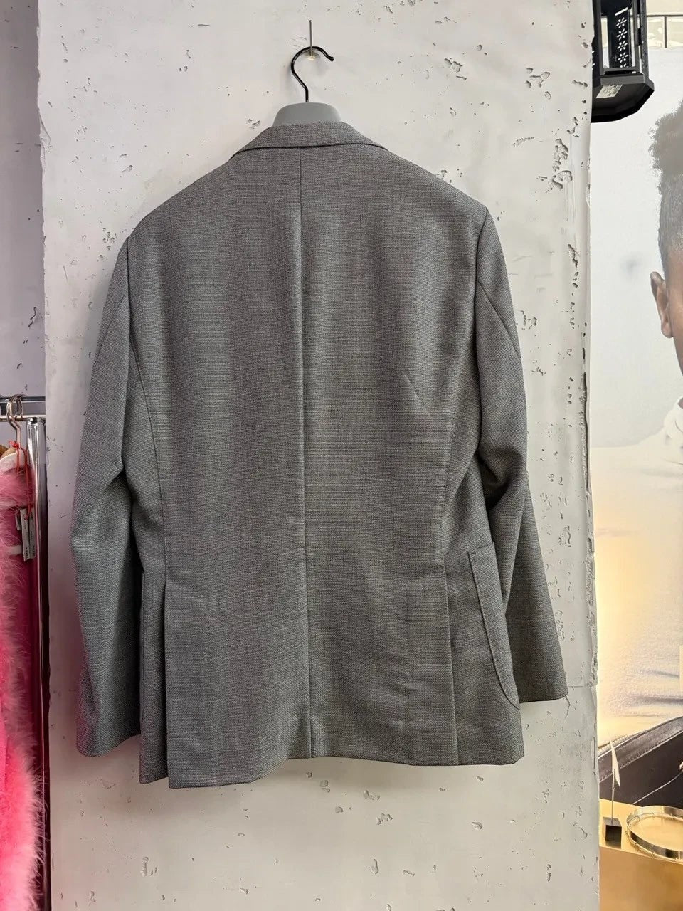 BERLIN VINTAGE CORNER grey wool blend suit jacket with a tailored fit and classic design. Italian fabric.