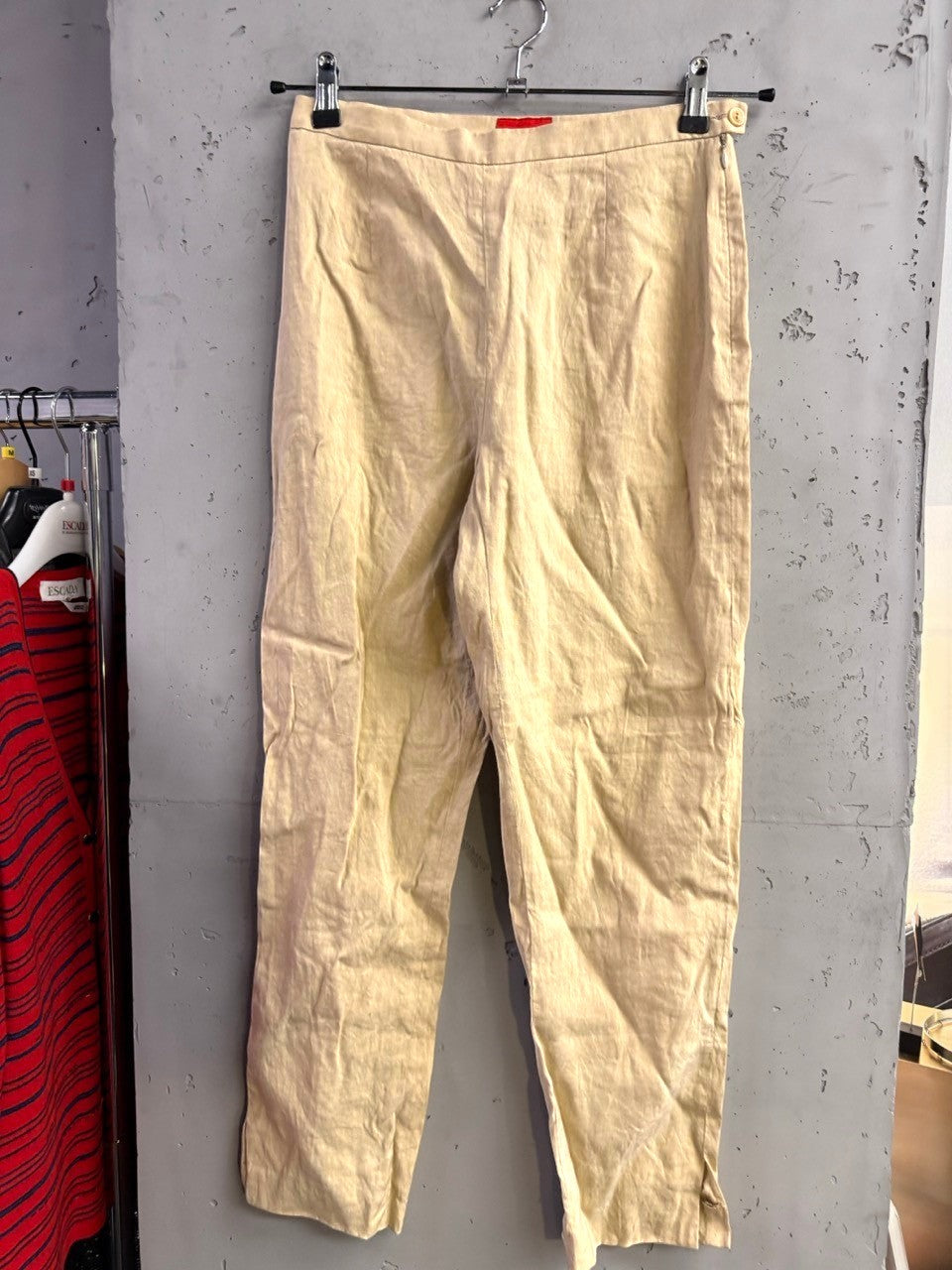 BERLIN VINTAGE CORNER beige high-waisted KENZO JUNGLE trousers in a linen-viscose blend with side-zip and hem slits.