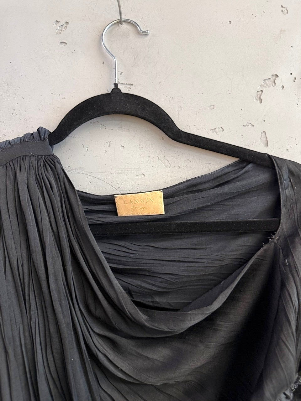 BERLIN VINTAGE CORNER Lanvin black micro-pleated one-shoulder top with architectural draping and designer label