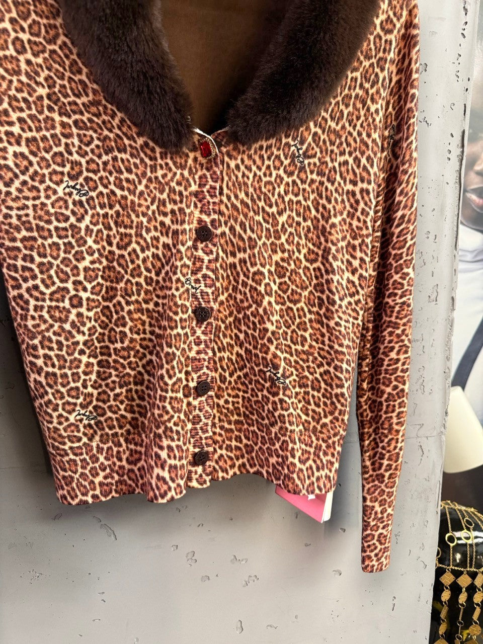 BERLIN VINTAGE CORNER BLUGIRL Blumarine leopard print knit cardigan with a plush dark brown faux fur collar.