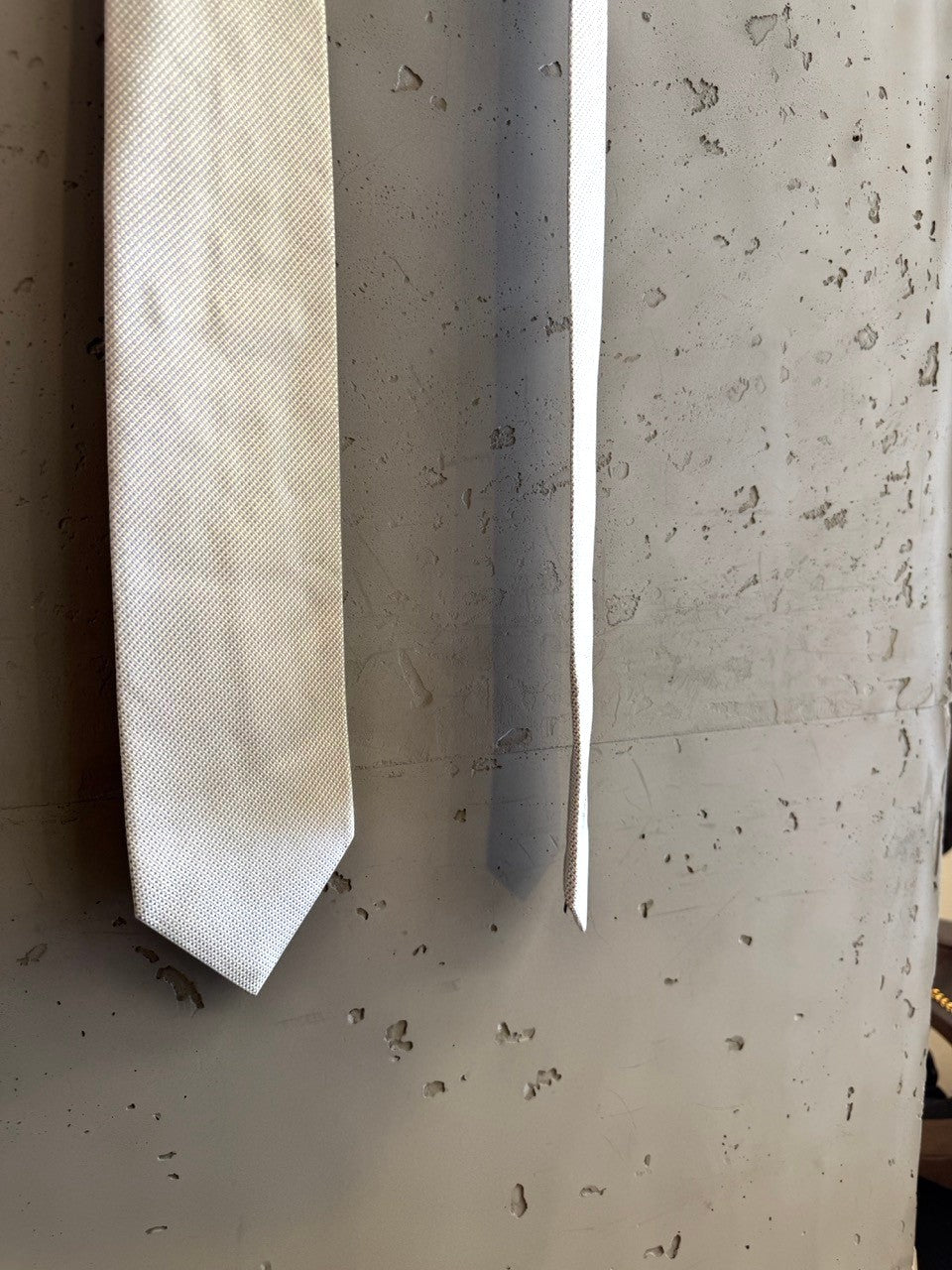 BERLIN VINTAGE CORNER light cream textured necktie, perfect for formal wear and special occasions.