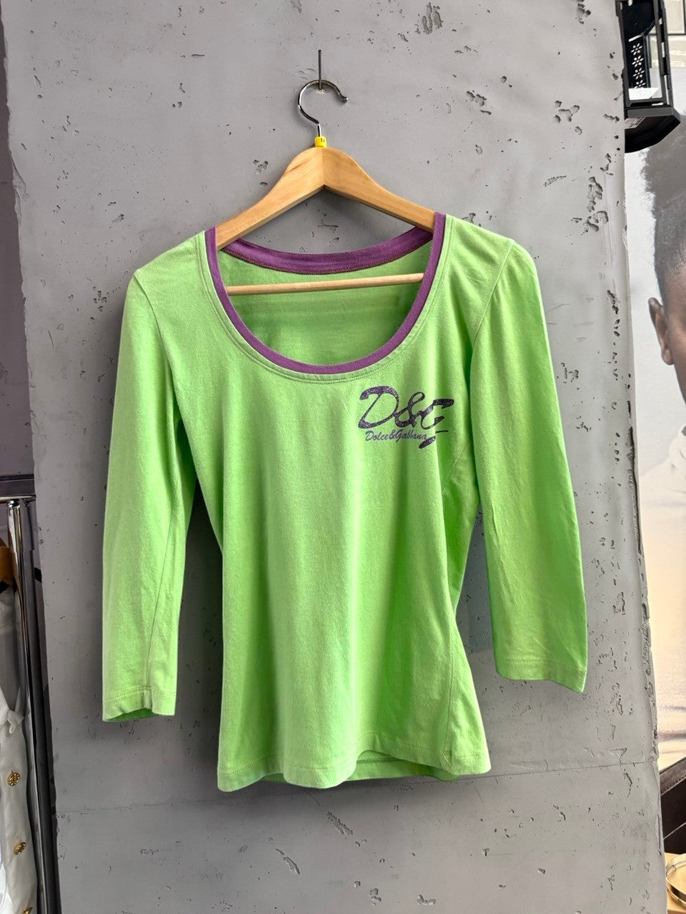 BERLIN VINTAGE CORNER lime green cotton blend long sleeve t-shirt with purple neckline and D&G logo.