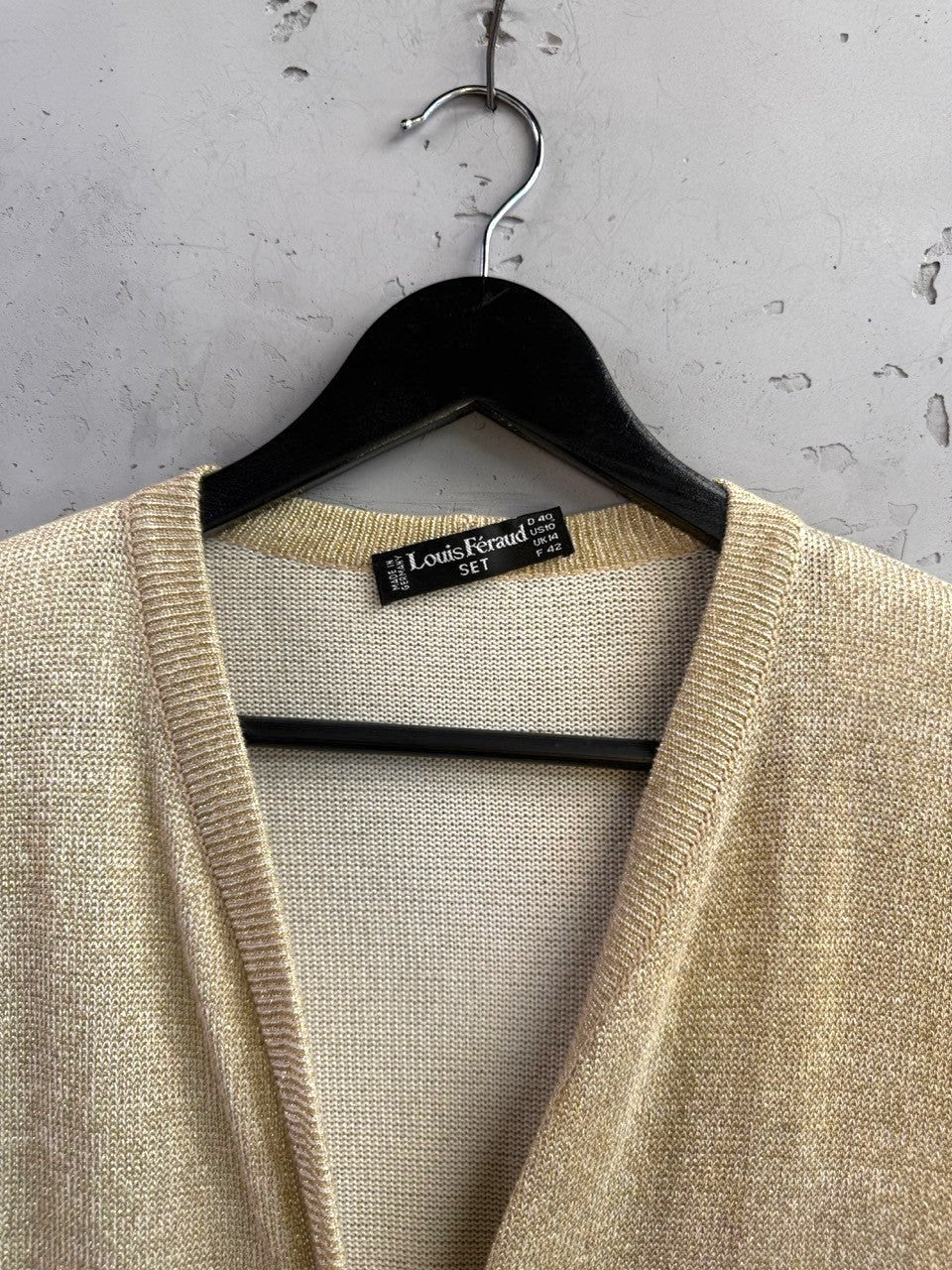 BERLIN VINTAGE CORNER vintage Louis Féraud metallic gold knit short-sleeve cardigan with V-neckline