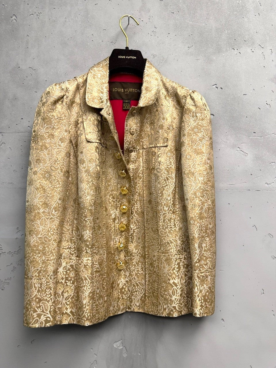 BERLIN VINTAGE CORNER Louis Vuitton gold brocade paisley jacket with fuchsia lining and ornate gold buttons.