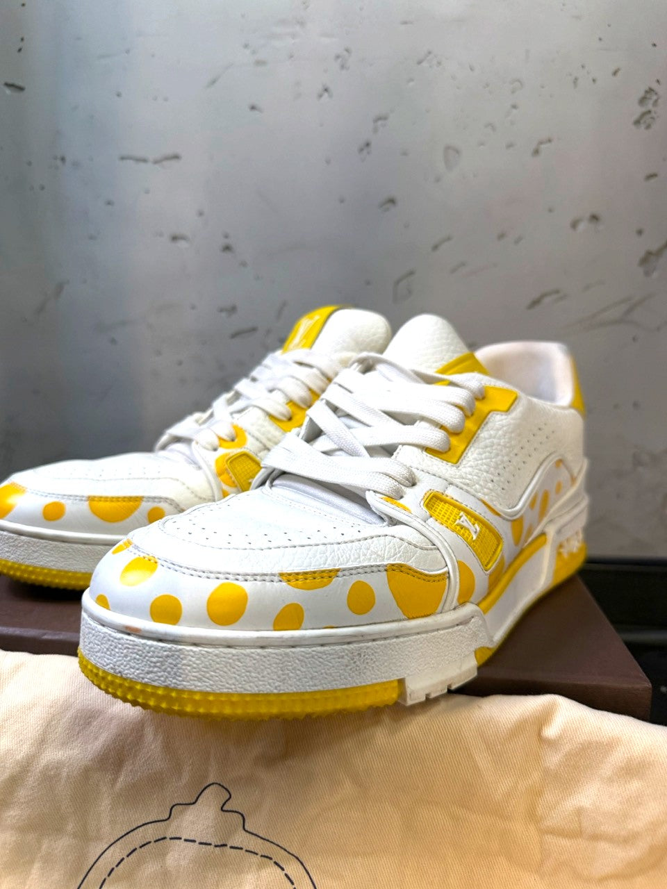 LV x Yayoi Kusama Trainer, side view