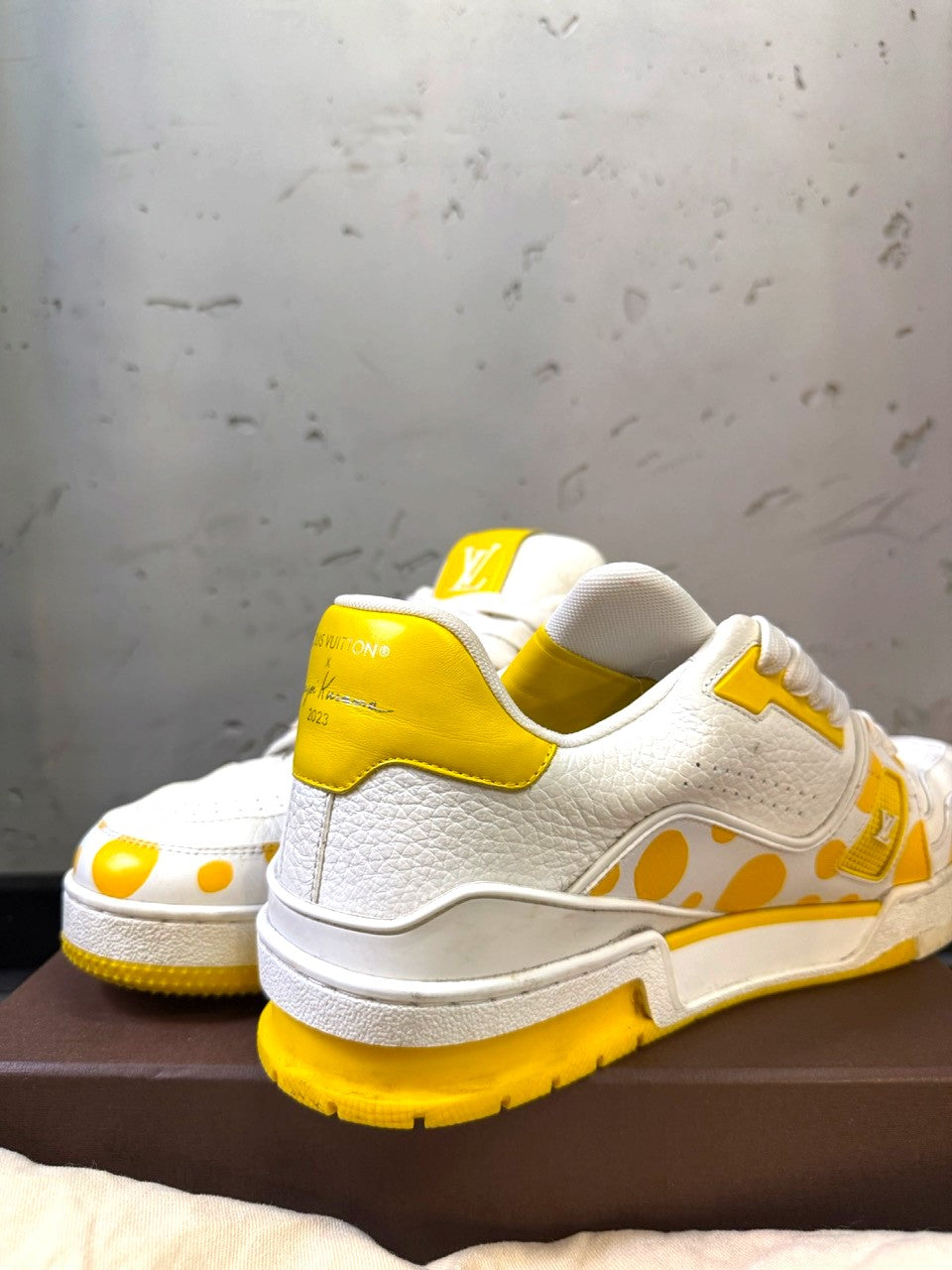 LV x Yayoi Kusama Trainer, heel view
