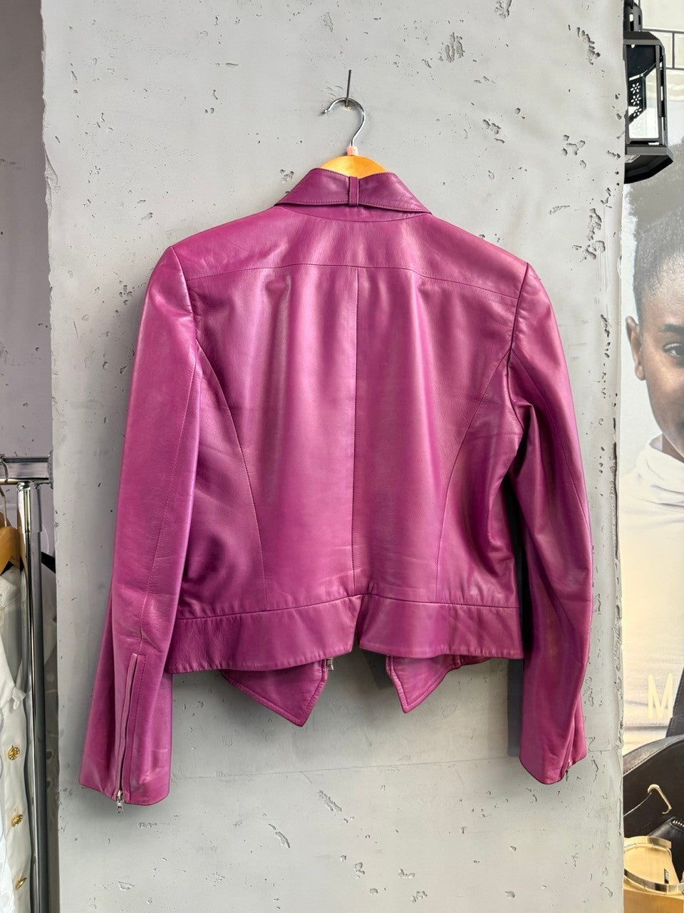 BERLIN VINTAGE CORNER magenta leather biker jacket with zip cuffs and classic collar