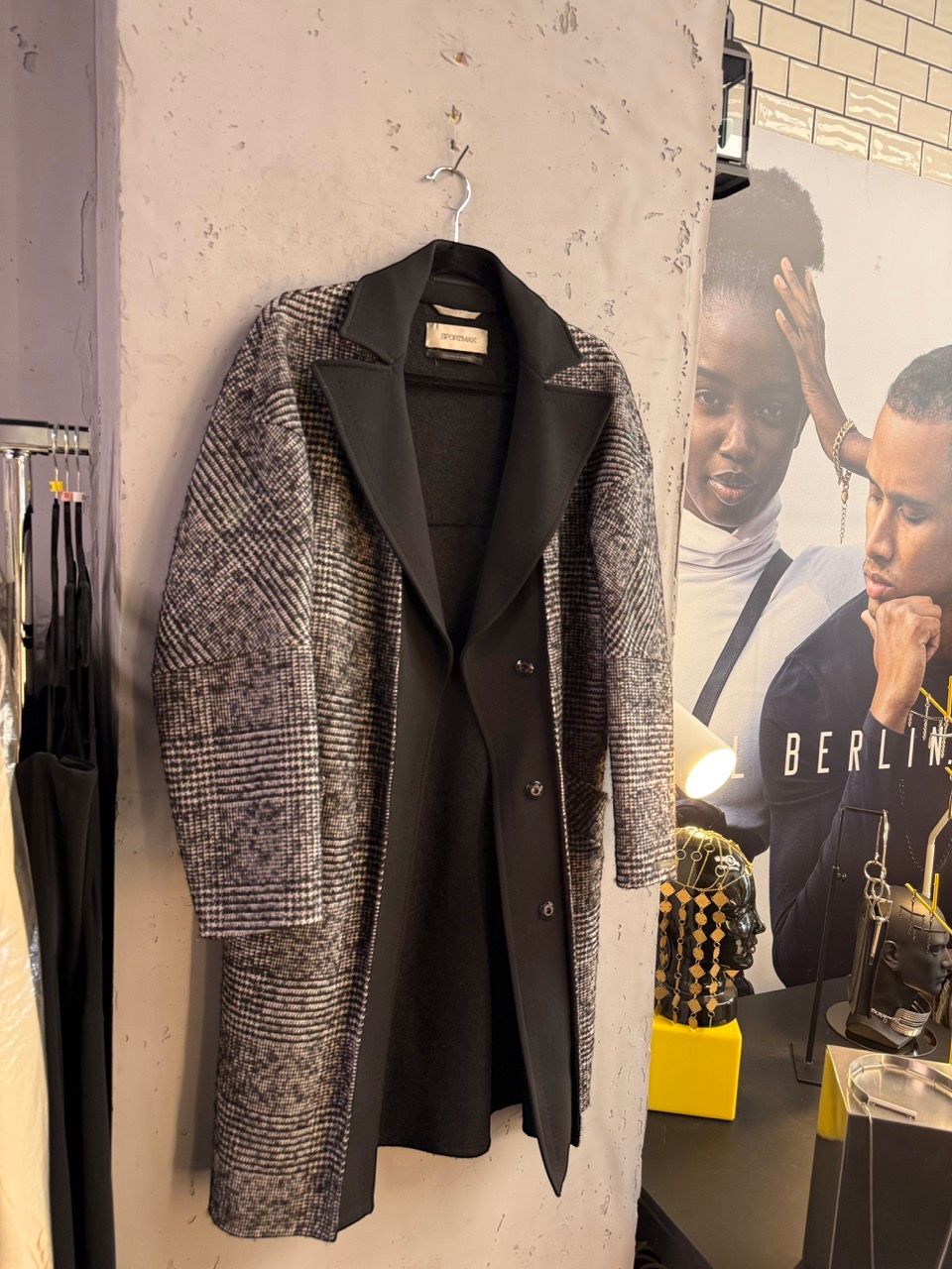 BERLIN VINTAGE CORNER Max Mara Weekend houndstooth coat on a hanger, full length