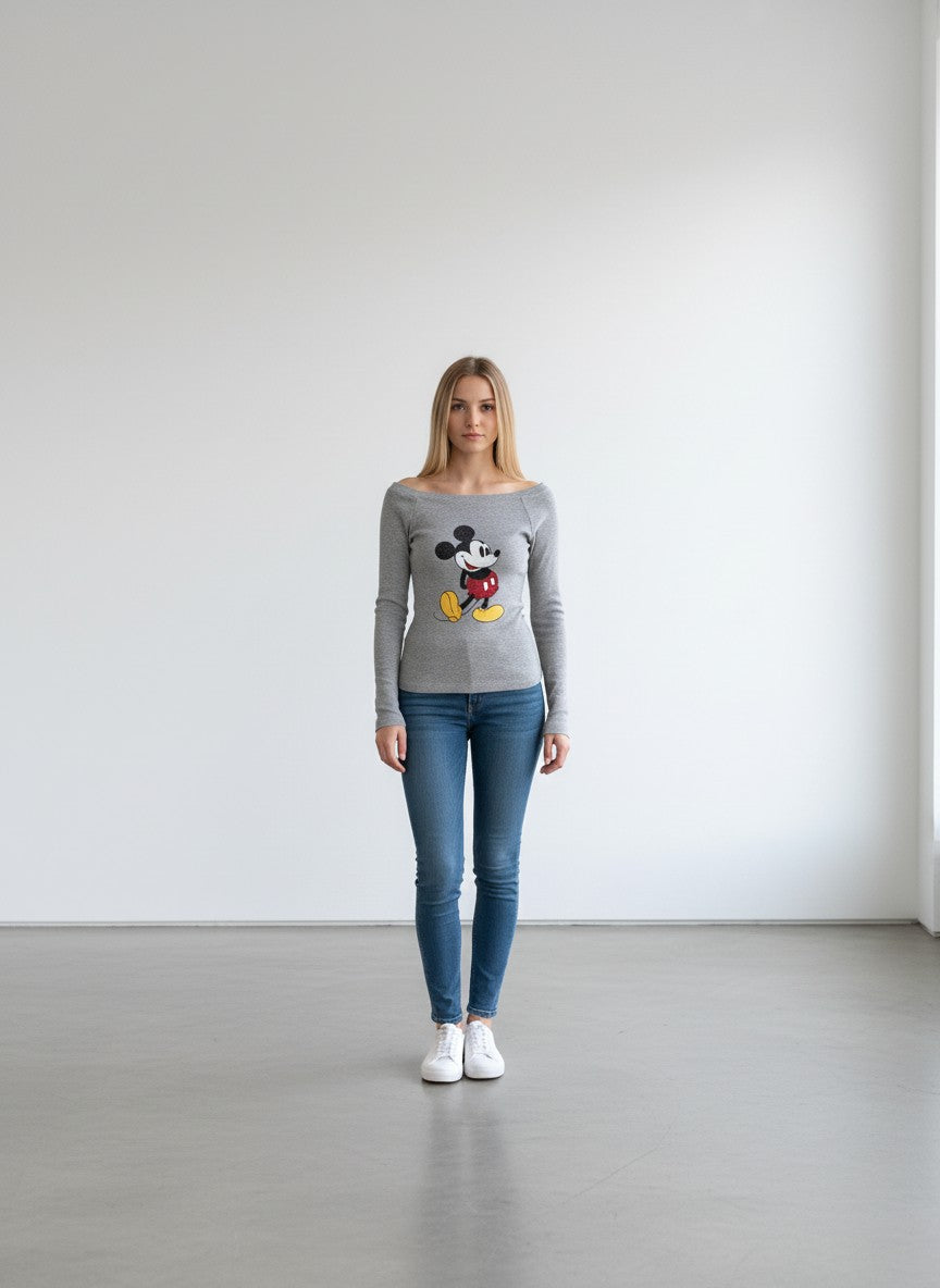 BERLIN VINTAGE CORNER grey long sleeve off-the-shoulder top with sparkling Mickey Mouse graphic. Cotton blend.
