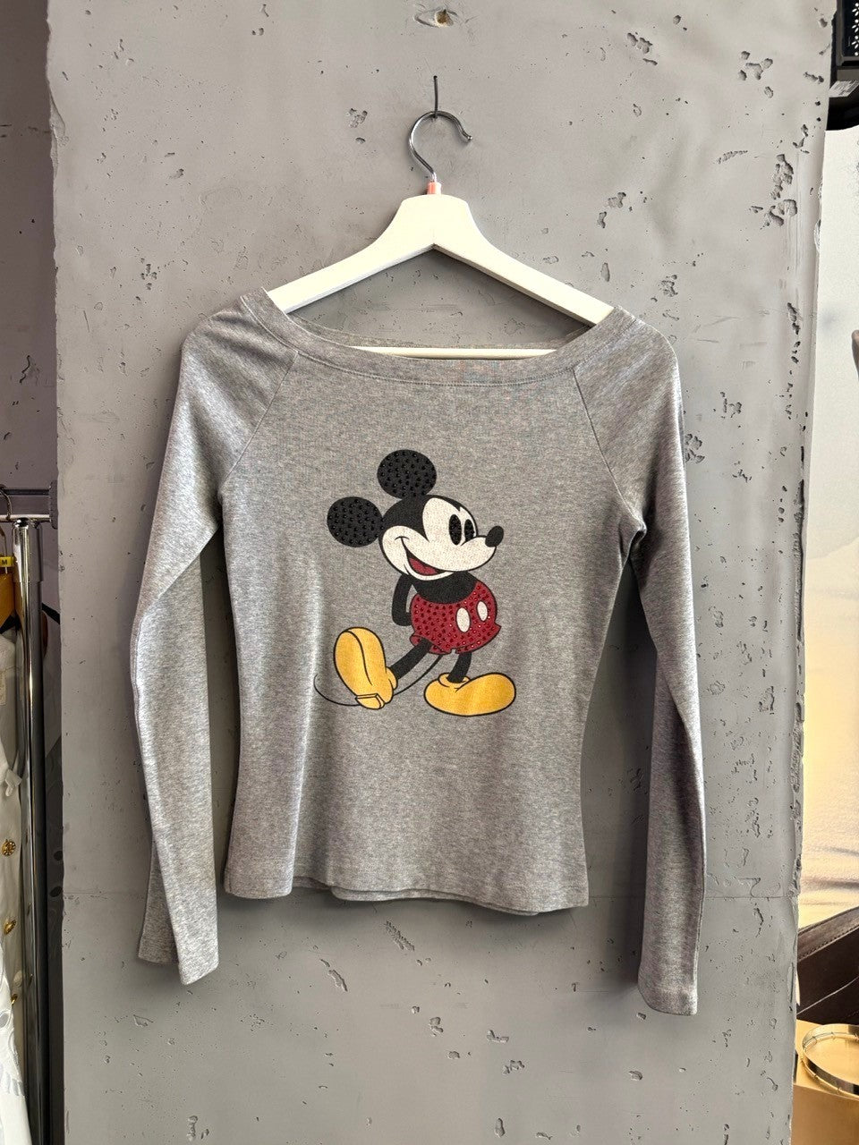 BERLIN VINTAGE CORNER grey long sleeve top with Mickey Mouse graphic and sparkling details. Off-the-shoulder neckline, raglan sleeves.