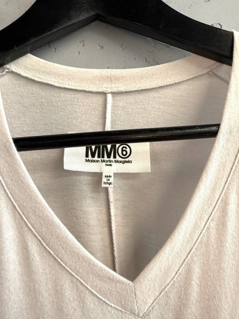 BERLIN VINTAGE CORNER MM6 Maison Margiela beige V-neck sleeveless dress with lace detail.