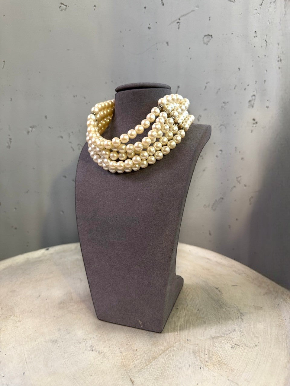BERLIN VINTAGE CORNER multi-strand faux pearl choker necklace with ornate crystal clasp.