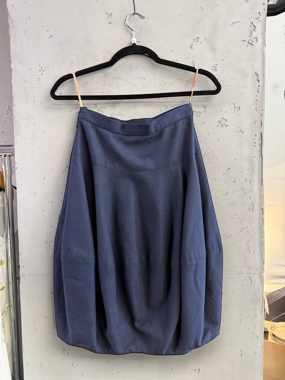 BERLIN VINTAGE CORNER navy blue midi skirt with balloon hem and seam detailing