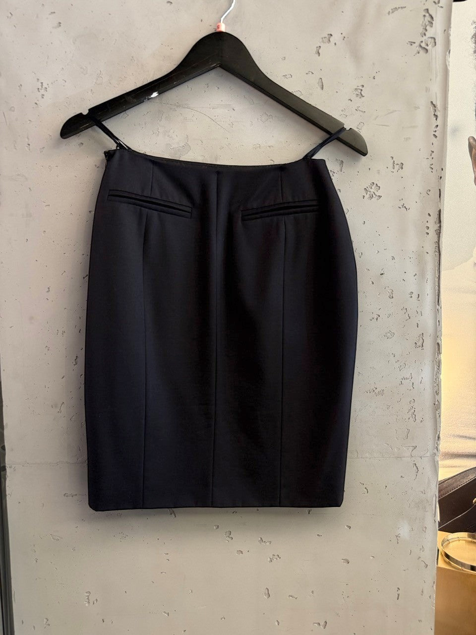 BERLIN VINTAGE CORNER classic navy pencil skirt with faux welt pockets and side zipper, knee-length