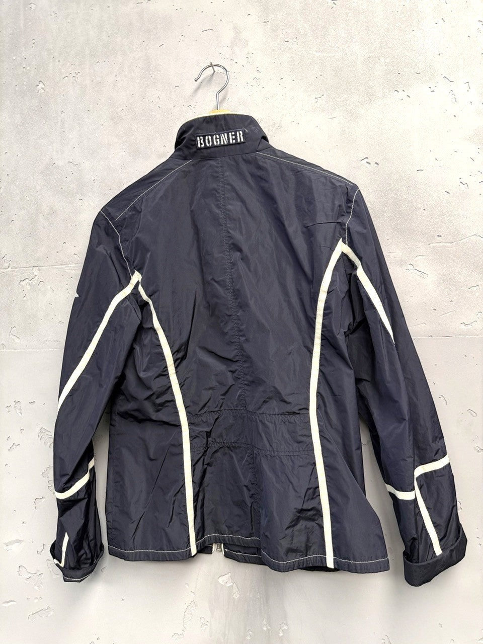 BERLIN VINTAGE CORNER navy blue lightweight racing jacket with cream piping and stand-up collar.