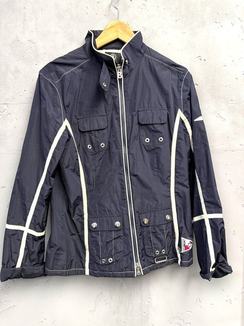 BERLIN VINTAGE CORNER navy blue lightweight racing jacket with cream piping, full zip, stand-up collar, and multiple pockets.