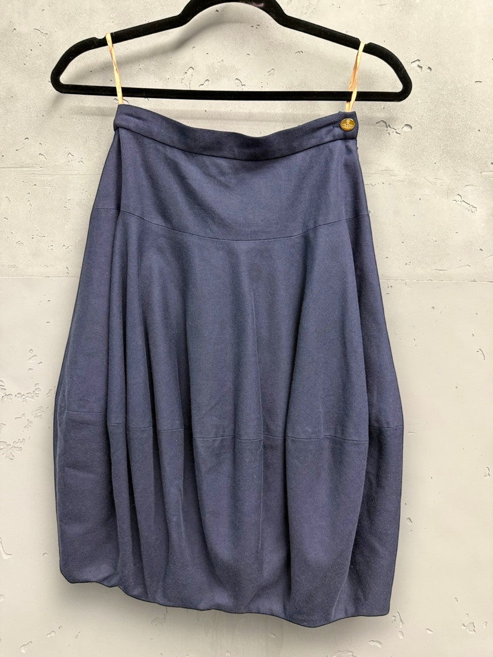 BERLIN VINTAGE CORNER navy blue wool blend gathered skirt with button detail. Avant-garde designer style.