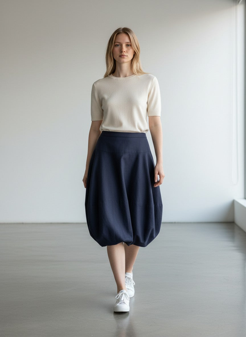BERLIN VINTAGE CORNER navy blue wool blend gathered skirt with flattering silhouette and avant-garde style.