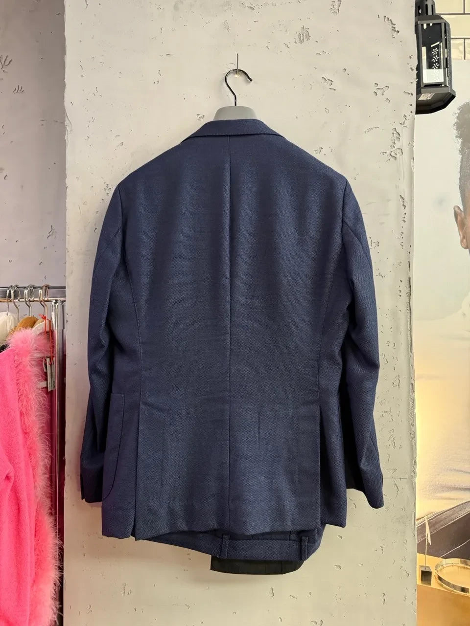 BERLIN VINTAGE CORNER navy blue textured wool blazer and trousers set, size 46, classic two-button closure, notch lapels.