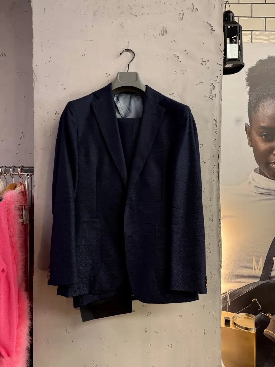BERLIN VINTAGE CORNER navy blue textured wool suit with two-button blazer and tailored trousers.