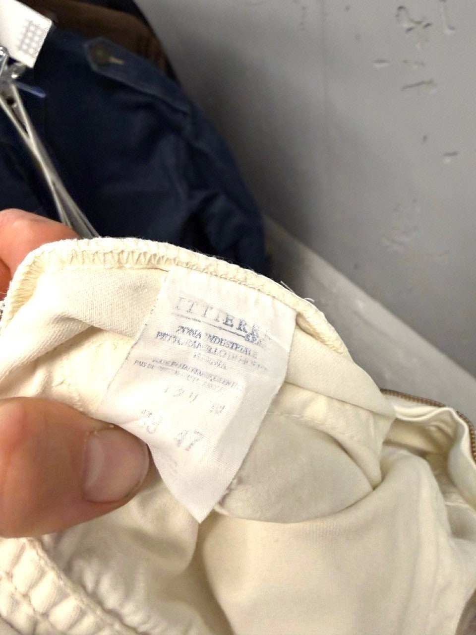 BERLIN VINTAGE CORNER off-white cotton denim jeans with five-pocket design and subtle branding.
