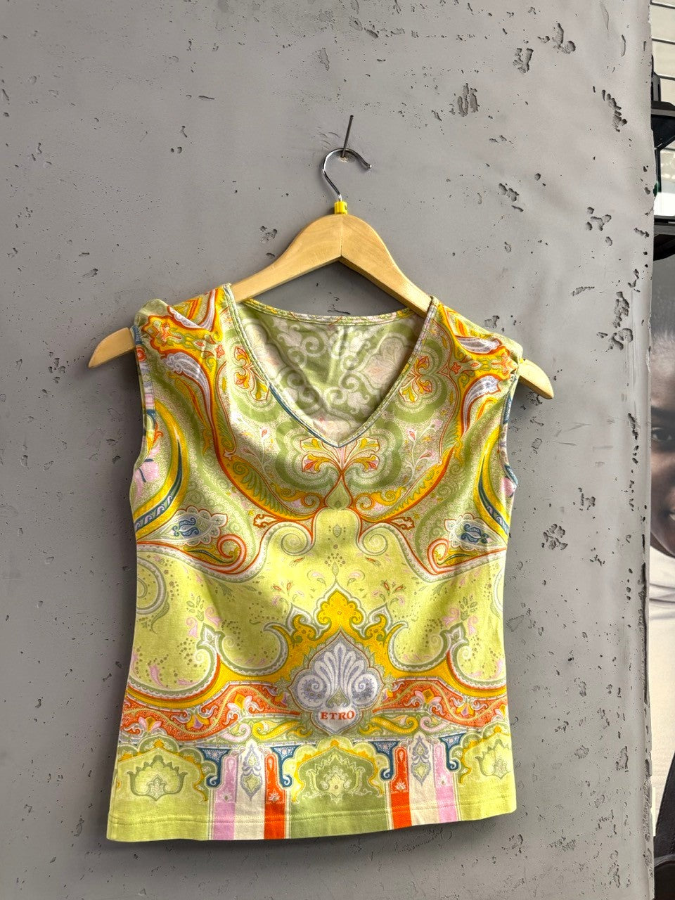 BERLIN VINTAGE CORNER sleeveless top with lime green, yellow, orange, and pink paisley print. V-neck, soft fabric.