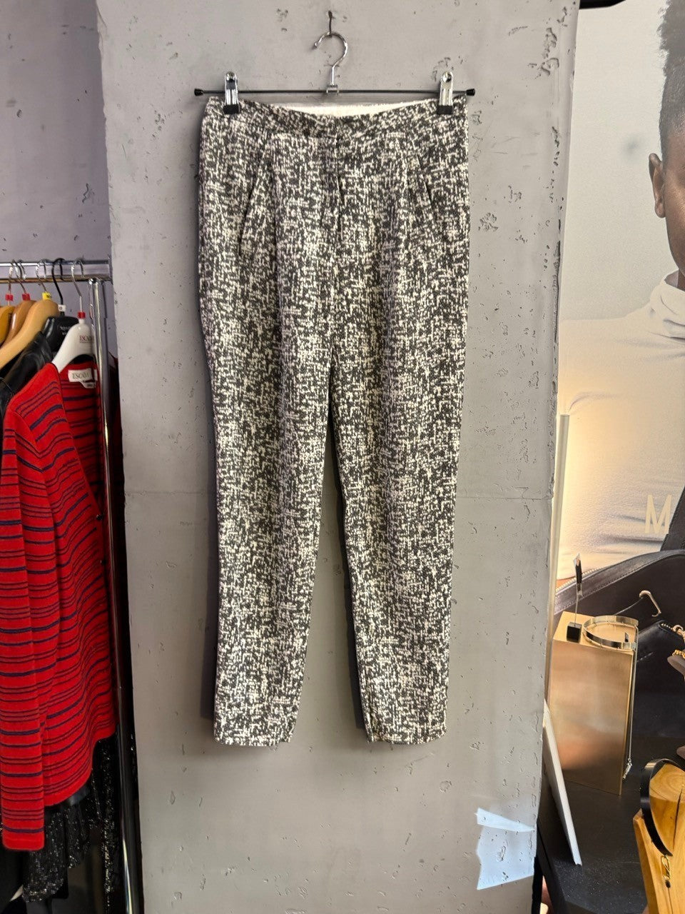 BERLIN VINTAGE CORNER black and white textured tweed-like patterned trousers with pockets and pleating.