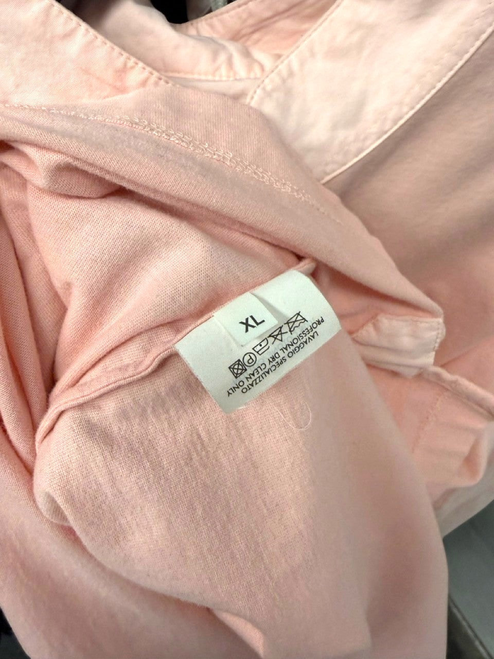 BERLIN VINTAGE CORNER soft pink cotton long sleeve henley shirt with mandarin collar and three-button placket.