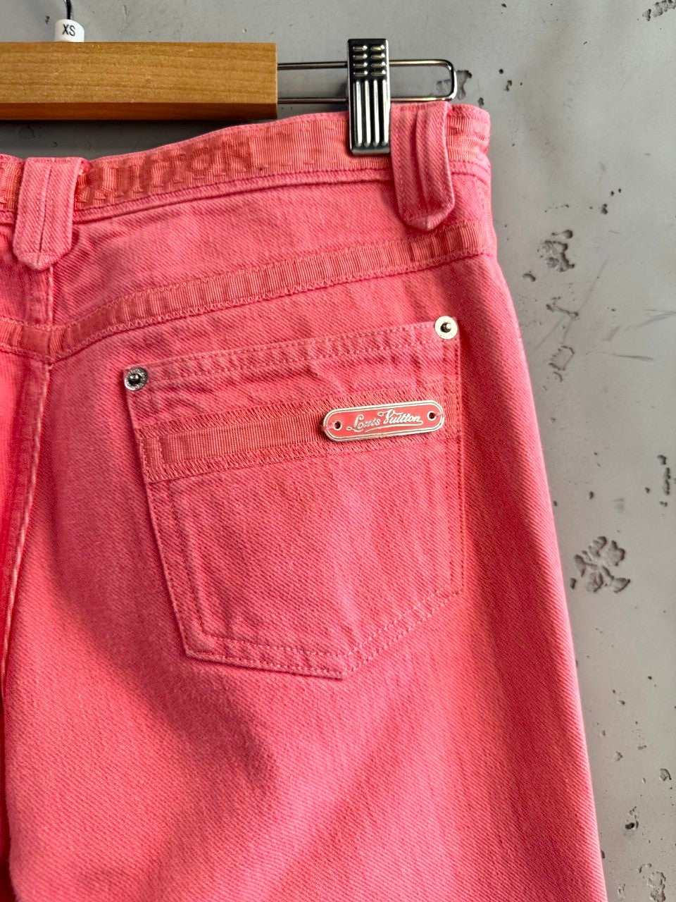BERLIN VINTAGE CORNER pink cotton denim jeans with five-pocket design and Louis Vuitton logo plaque.