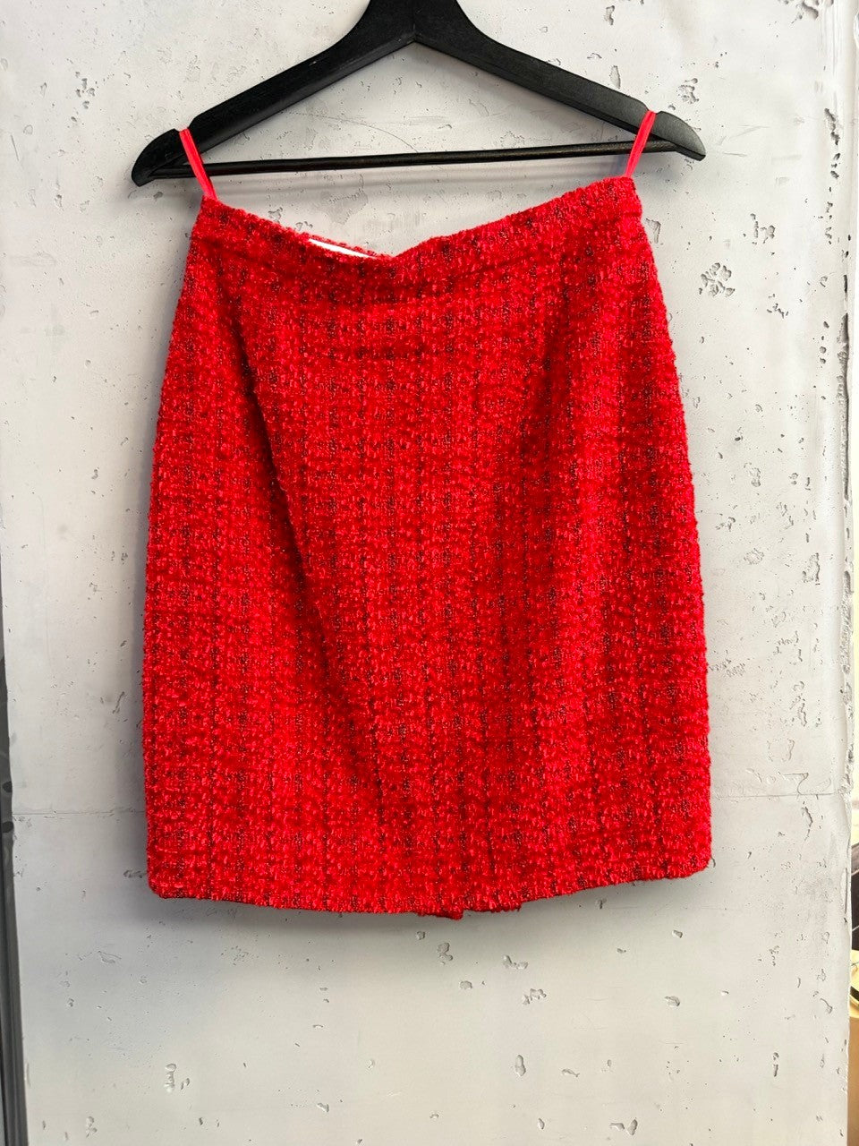BERLIN VINTAGE CORNER red tweed mini skirt with Lurex shimmer, wool blend, back zipper closure.
