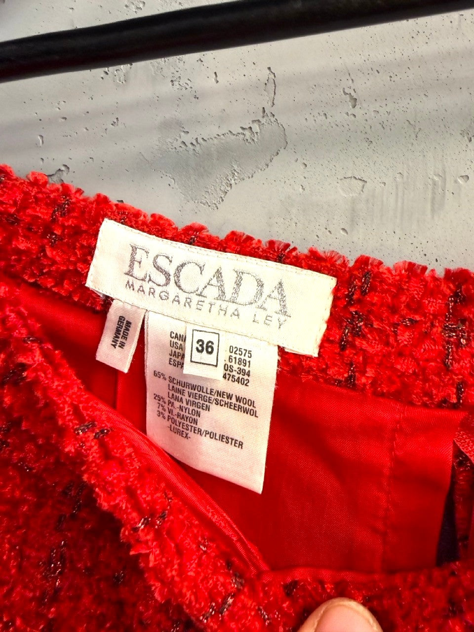 BERLIN VINTAGE CORNER red tweed mini skirt with Lurex shimmer, wool blend, size 36