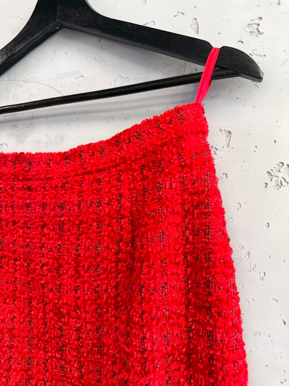 BERLIN VINTAGE CORNER red tweed mini skirt with Lurex shimmer, wool blend, back zipper