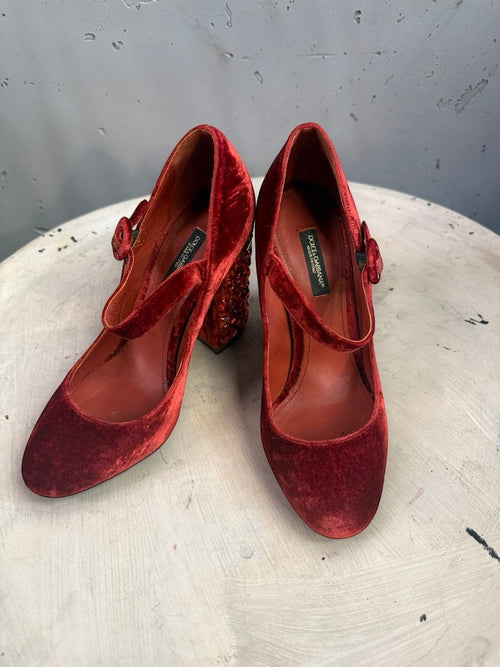 BERLIN VINTAGE CORNER Dolce & Gabbana red velvet Mary Jane pumps with crystal-encrusted block heels