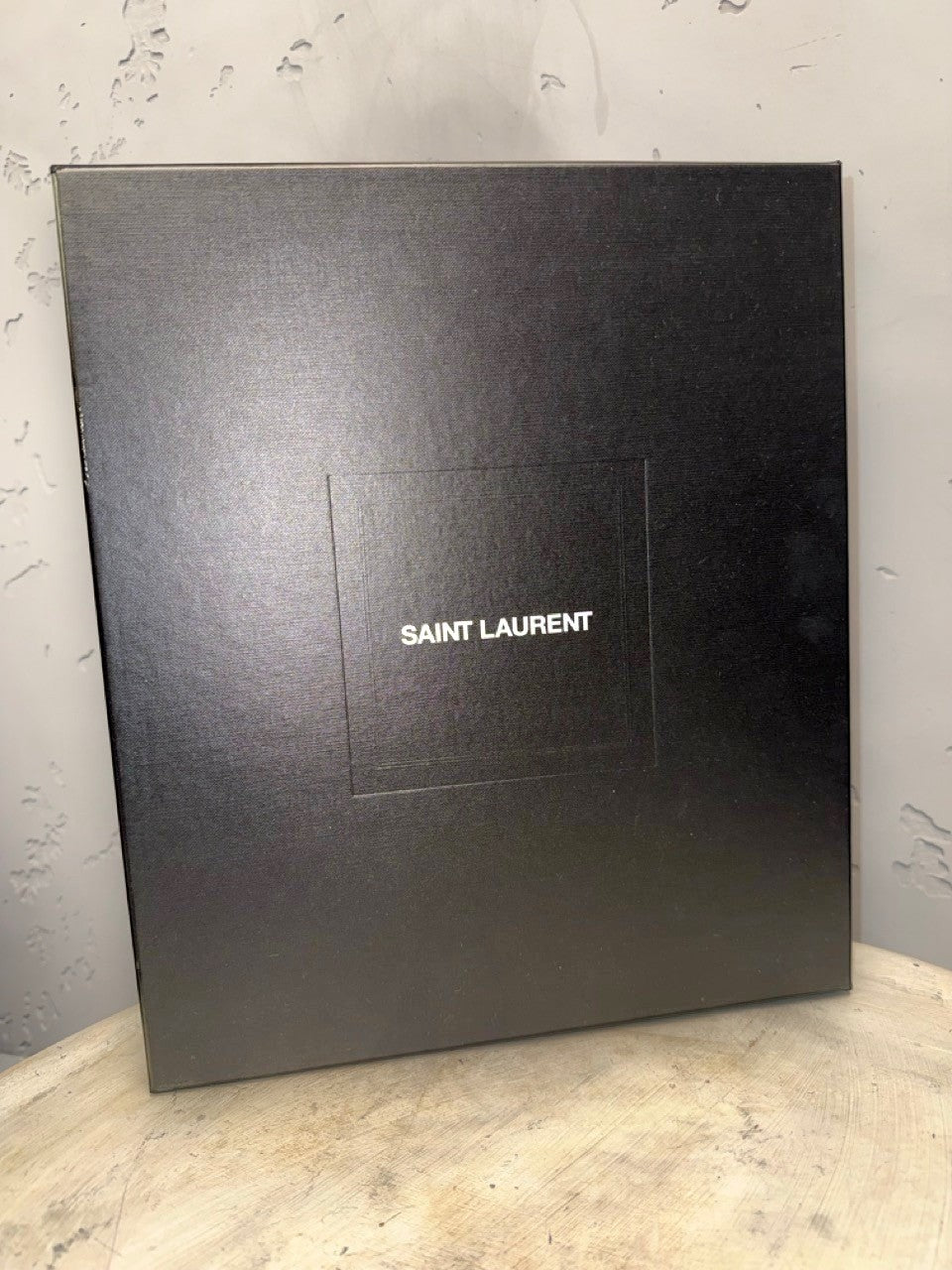 BERLIN VINTAGE CORNER black leather lace-up boots box with Saint Laurent Paris logo