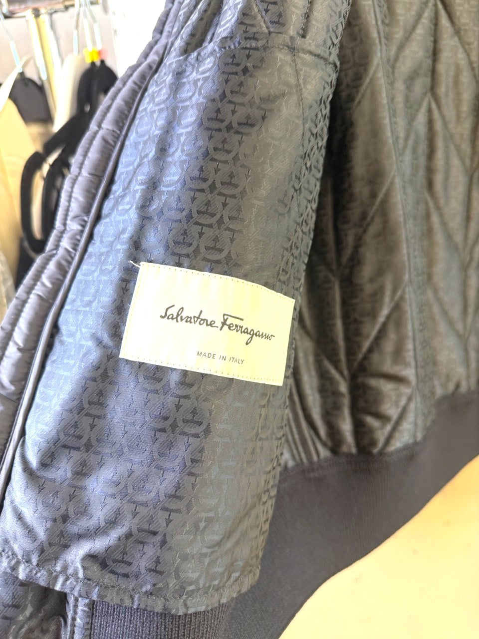 Salvatore Ferragamo bomber, Gancini jacquard lining
