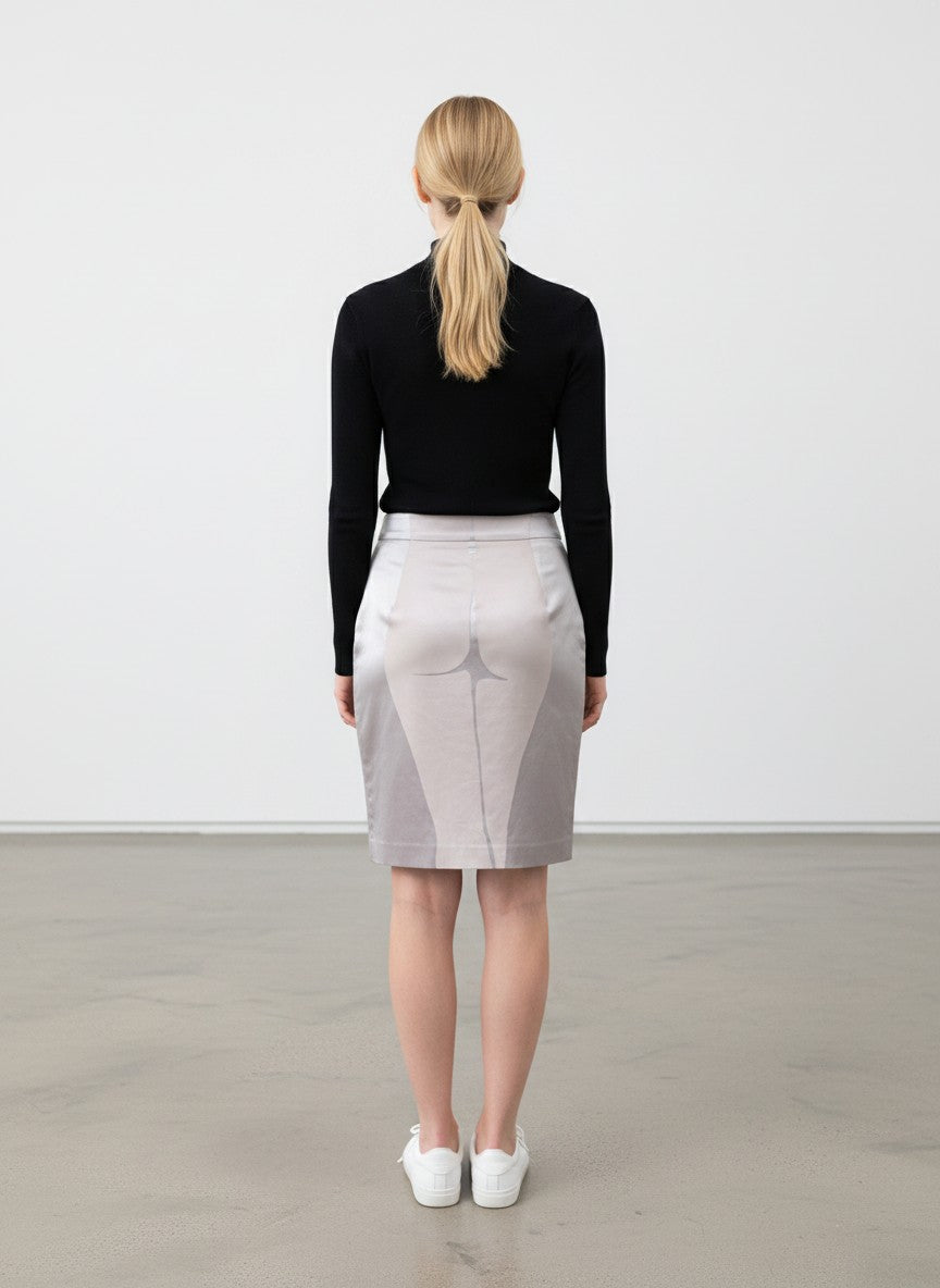BERLIN VINTAGE CORNER satin pencil skirt with graphic detail in silver, featuring a shimmering fabric and flattering silhouette.