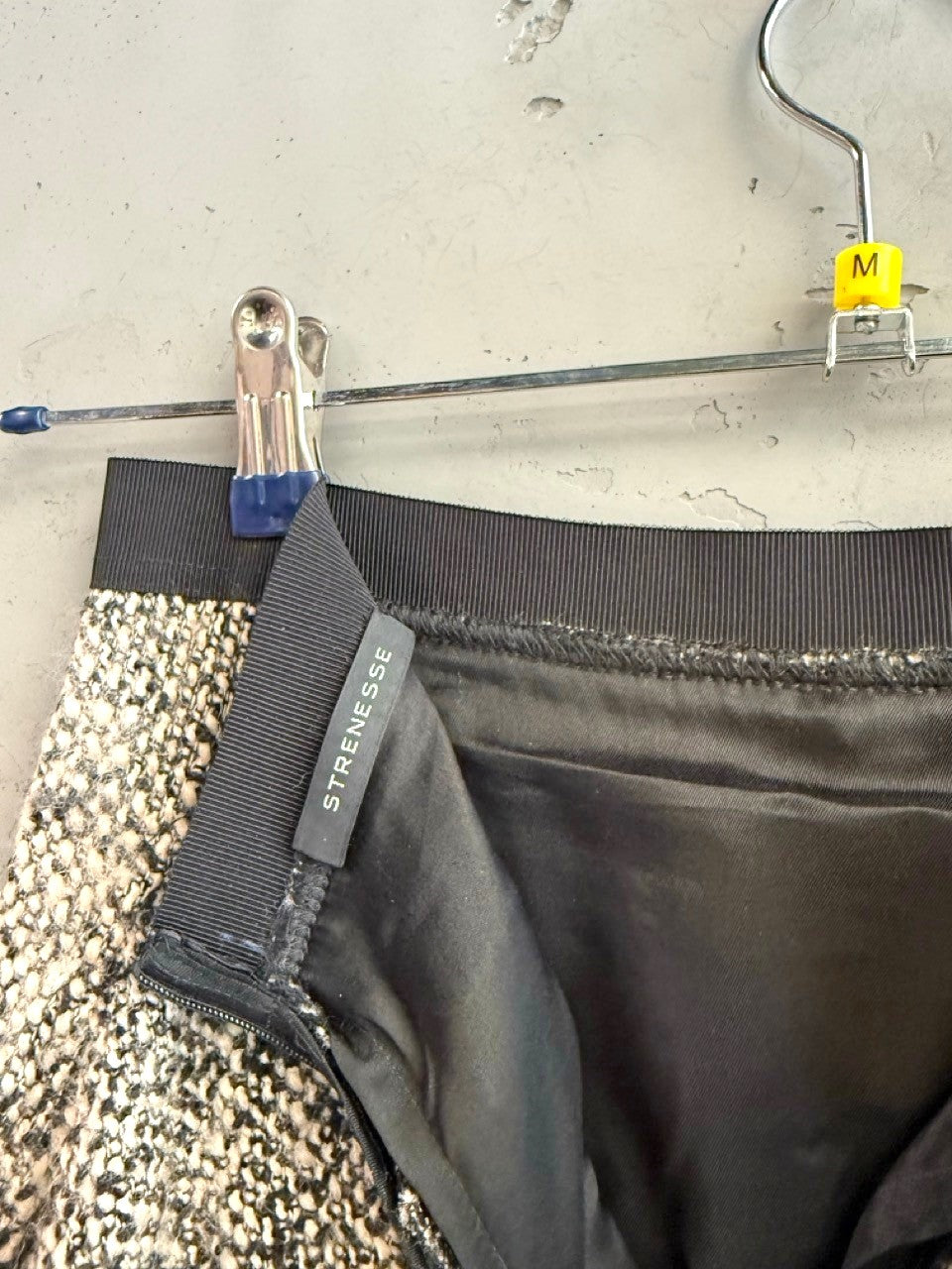 BERLIN VINTAGE CORNER Strenesse black and cream marled tweed A-line skirt with black waistband and zipper