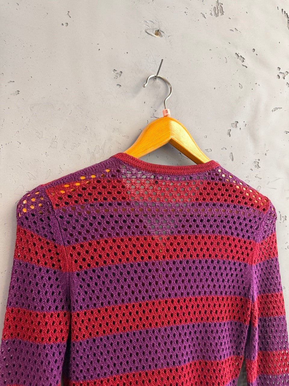 BERLIN VINTAGE CORNER open-knit striped cardigan in purple and burgundy. Lightweight knit with V-neck and gold-tone zipper.