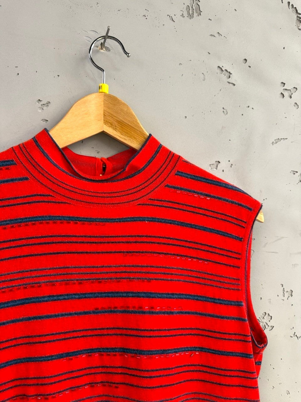 BERLIN VINTAGE CORNER red and navy blue striped sleeveless mock neck knit top with keyhole button detail