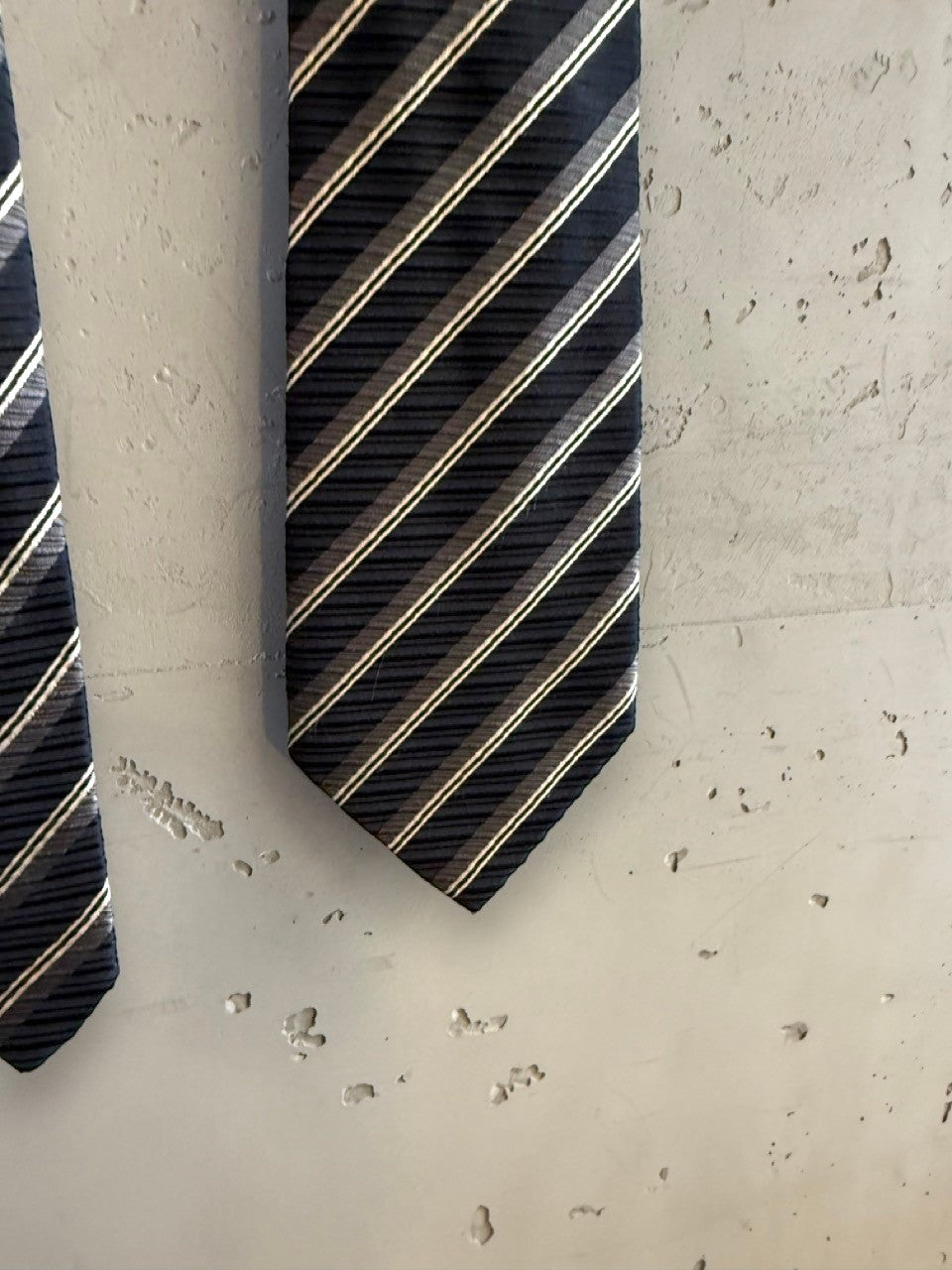 BERLIN VINTAGE CORNER navy, charcoal grey, and white striped silk necktie