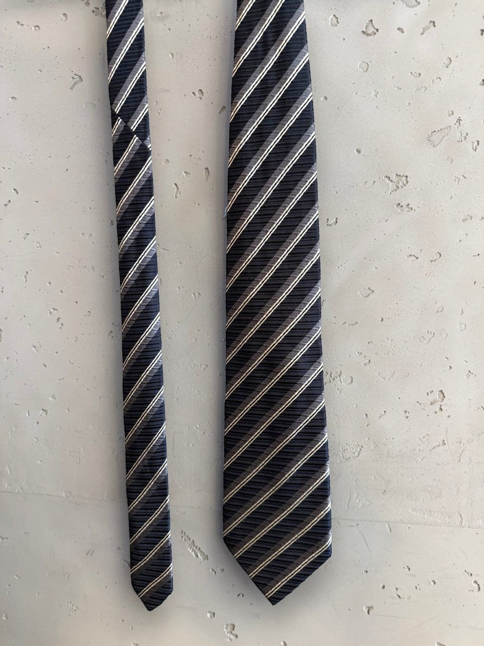 BERLIN VINTAGE CORNER navy, charcoal grey, and white striped silk necktie.
